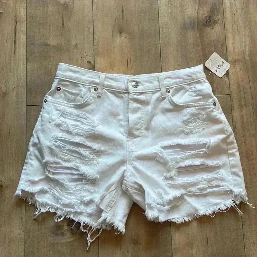 NWT Free People Maggie Optic White Distressed Denim Cut-Off Shorts